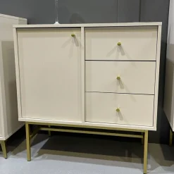 Komody><noscript><img width=