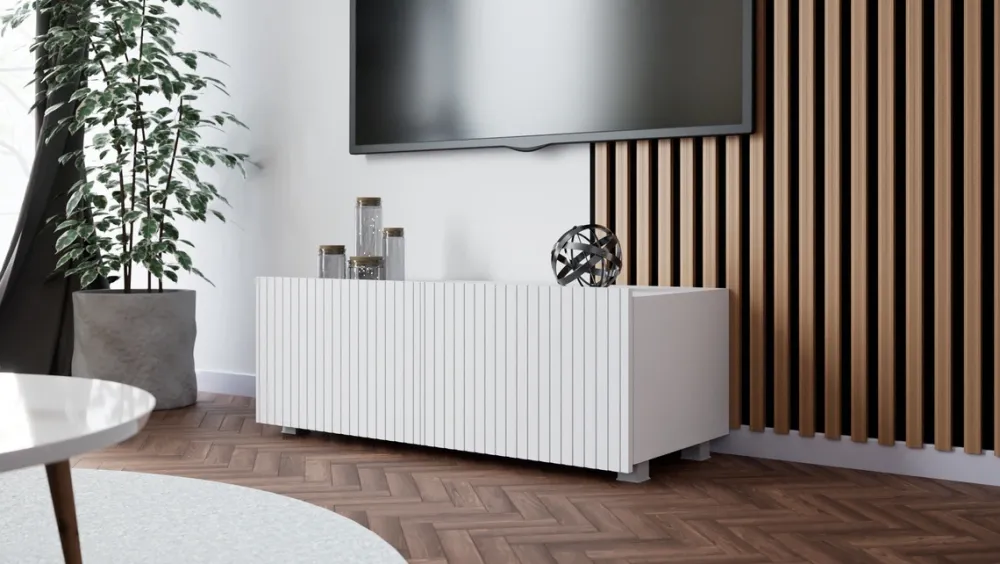 Szafki Rtv>GiB Meble Biała szafka RTV 100 cm nowoczesna z ryflowanymi frontami KORDIS biały