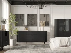 Komody></noscript>DOLMAR Czarna nowoczesna komoda z witryną 150 cm do salonu ZELDA czarny