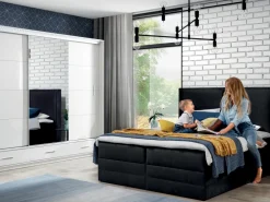 Zestawy Mebli Do Przedpokoju|Szafy Trzydrzwiowe></noscript>Stolar Czarna szafa przesuwna 250 cm z lustrem i półkami MESTRE połysk czarny