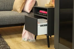 Meble Dla Dzieci|Zestawy Mebli Do Salonu></noscript>INTER MEBLE Czarna szafka nocna z szufladą na nóżkach BELLUNO antracyt