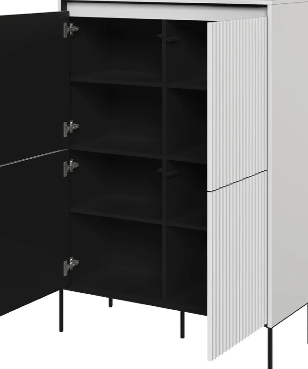 Komody>lenart. Czterodrzwiowa komoda do salonu z frezowanymi frontami TREND