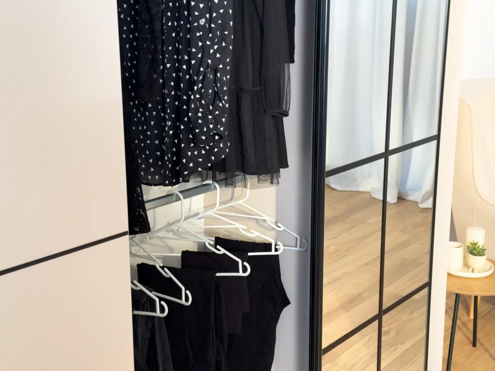 Zestawy Mebli Do Przedpokoju|Szafy Trzydrzwiowe>BROMARKT Duża loftowa szafa przesuwna 280 cm do sypialni EDGE MAX