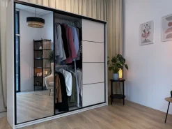 Zestawy Mebli Do Przedpokoju|Szafy Trzydrzwiowe><noscript><img width=