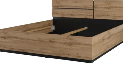 Łóżka Małżeńskie|Łóżka Z Zagłówkiem></noscript>Helvetia Łóżko skrzyniowe 180x200 cm do sypialni CROSS dąb wotan
