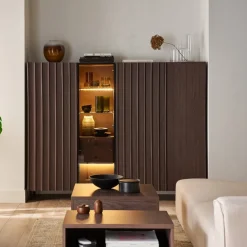 Komody><noscript><img width=