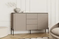 Komody><noscript><img width=