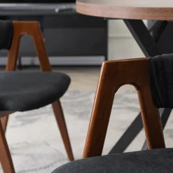 Krzesła Tapicerowane></noscript>MEBEL ELITE Krzesło tapicerowane do jadalni orzech RUVI czarny