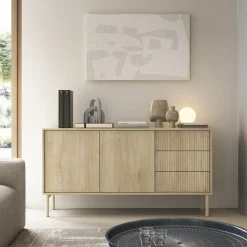 Meble Młodzieżowe|Zestawy Mebli Do Salonu></noscript>LASKI Nowoczesna komoda do salonu 153 cm TAMORIS dąb cremona