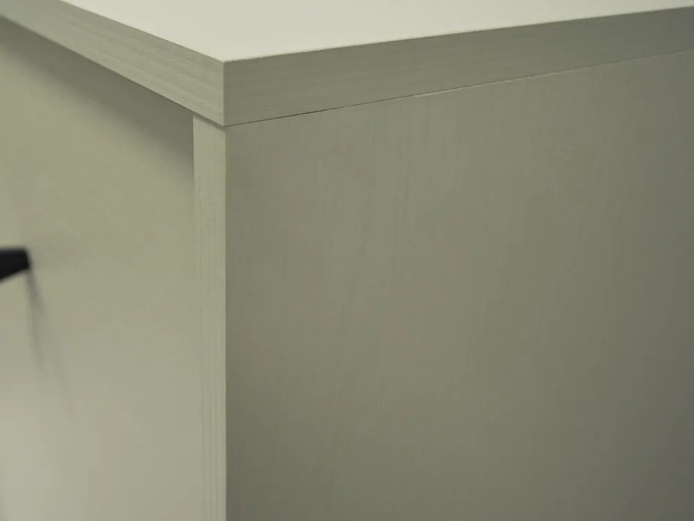 Komody>Lempert Pojemna komoda trzydrzwiowa z szufladami do salonu 124 cm TOKEN eukaliptus