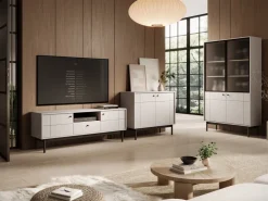 Komody><noscript><img width=