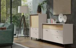 Witryny|Komody></noscript>MEBLAR Trzydrzwiowa komoda z witryną 103 cm i szufladami beż piaskowy dąb olejowany MALIVO