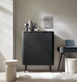 Komody><noscript><img width=