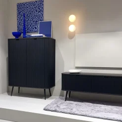 Komody><noscript><img width=