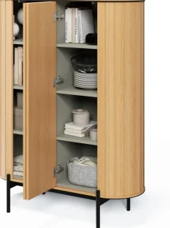 Komody>lenart. Wysoka dwudrzwiowa komoda do salonu z półkami 107 cm ROTTO