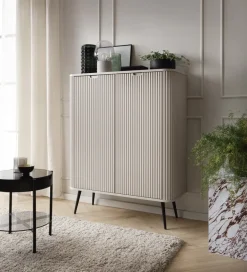 Komody><noscript><img width=