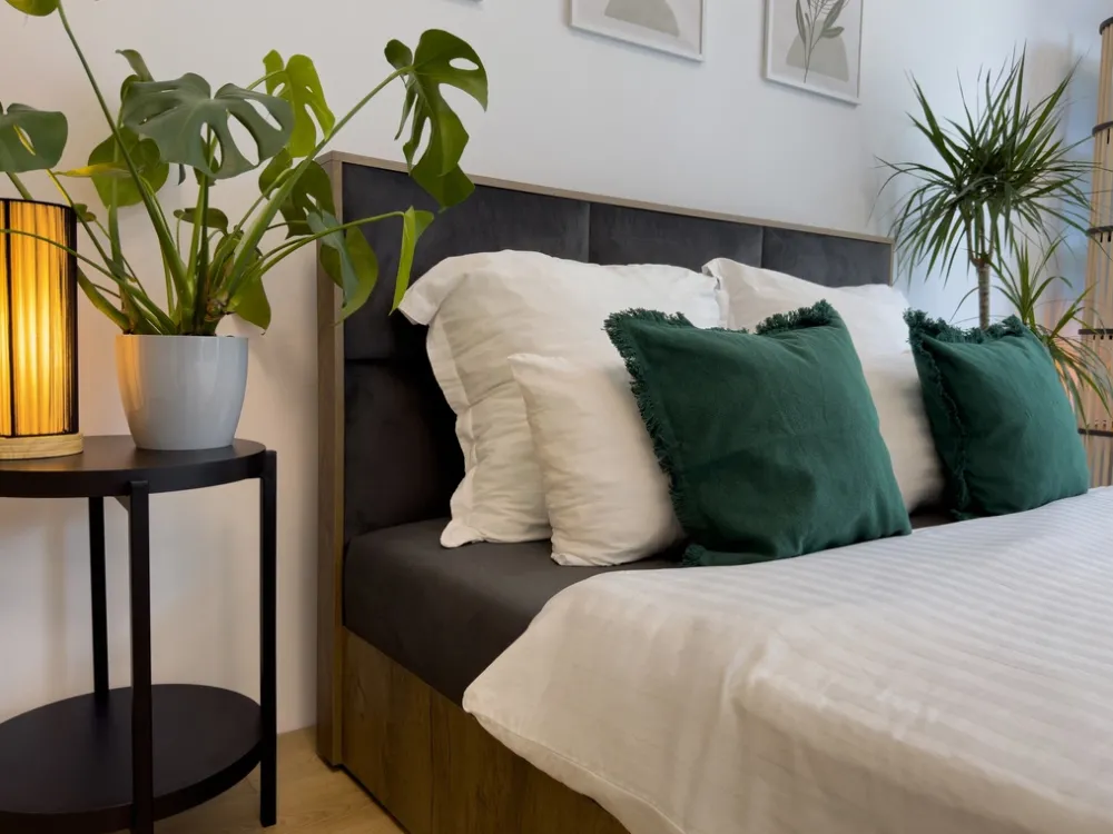 Łóżka Małżeńskie|Łóżka Ze Stelażem>BROMARKT Łózko kontynentalne 180x200 cm do sypialni z pojemnikiem LOFT dąb lefkas